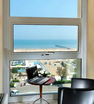 Ambra מלון רימיני